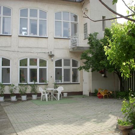 Garden Szivarvany Utcai Vendeghaz Szeged Luaran gambar