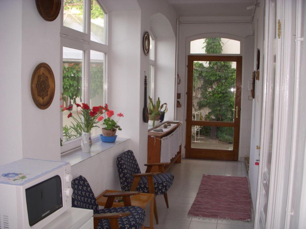 Garden Szivarvany Utcai Vendeghaz Szeged Luaran gambar