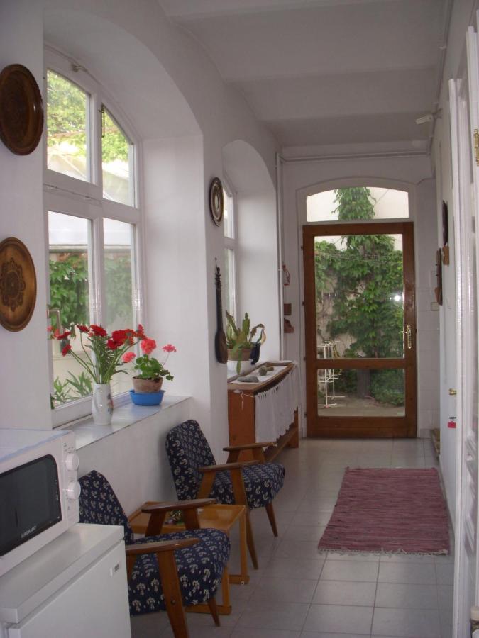 Garden Szivarvany Utcai Vendeghaz Szeged Luaran gambar