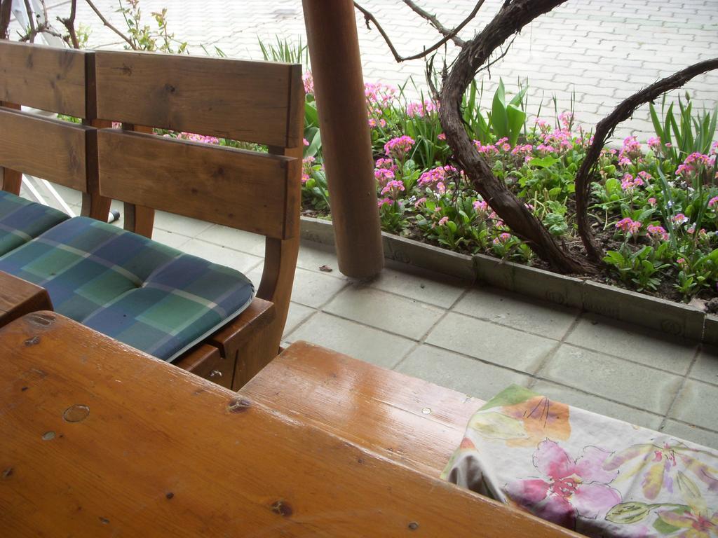 Garden Szivarvany Utcai Vendeghaz Szeged Bilik gambar